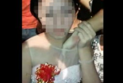 摸胸的视频,网络热传摸胸视频引发热议